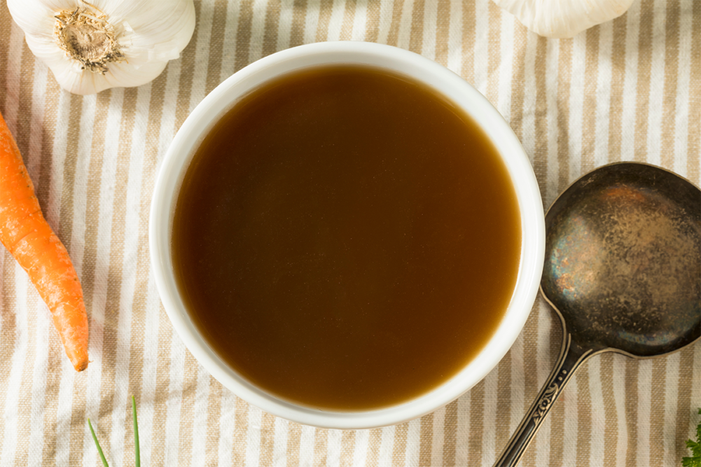 bone-broth_adobe__PID:4d95a74a-d532-4631-974b-f7fcb9b5bf84