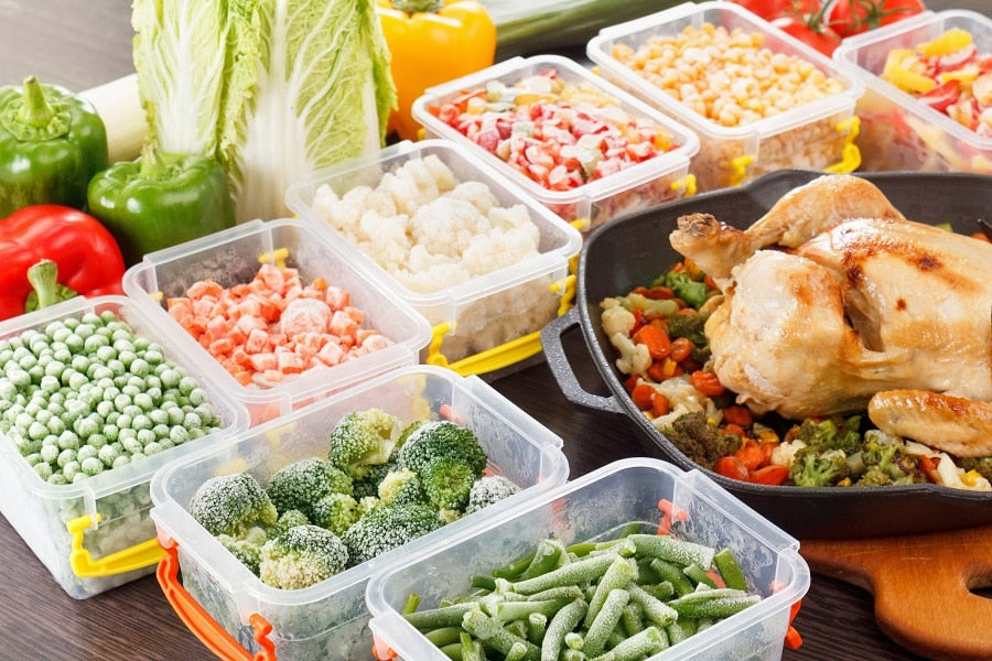 Tupperware full of vegetables