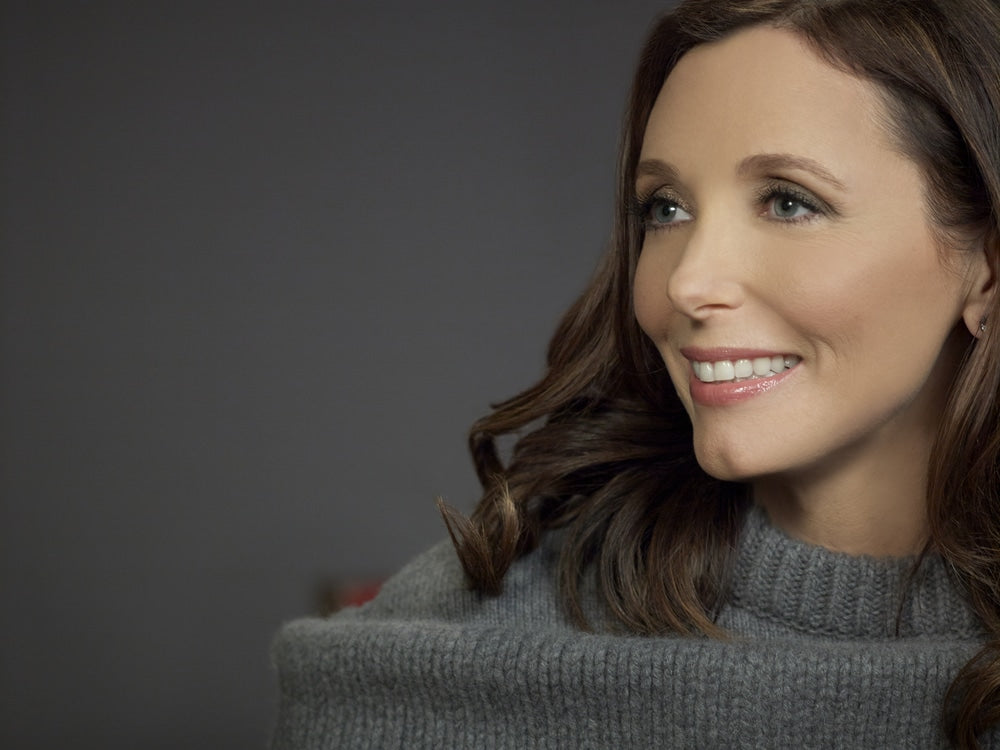 Dr. Kellyann against a gray backdrop