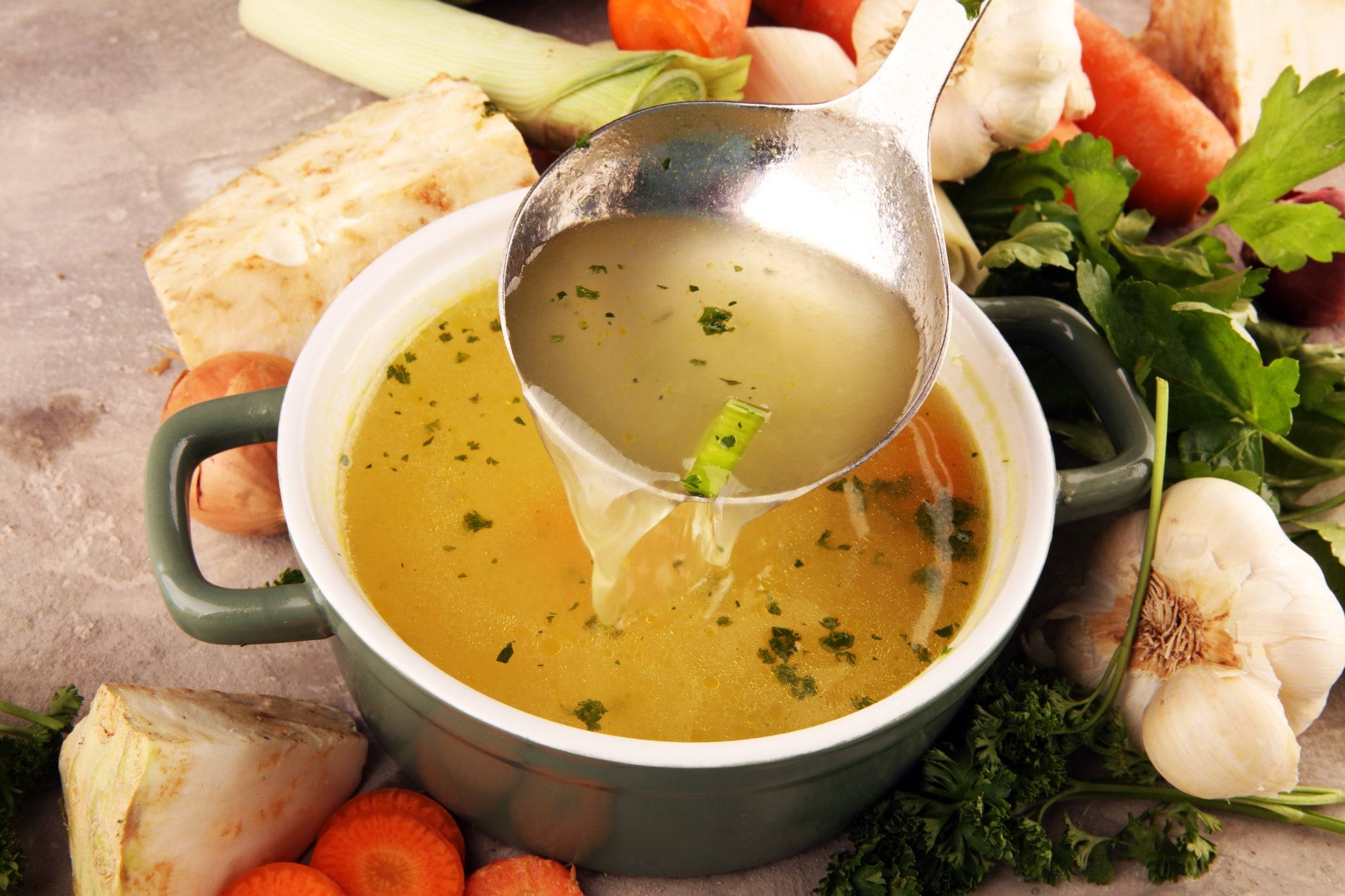 Bone Broth vs Vegetable Broth: The Complete Comparison