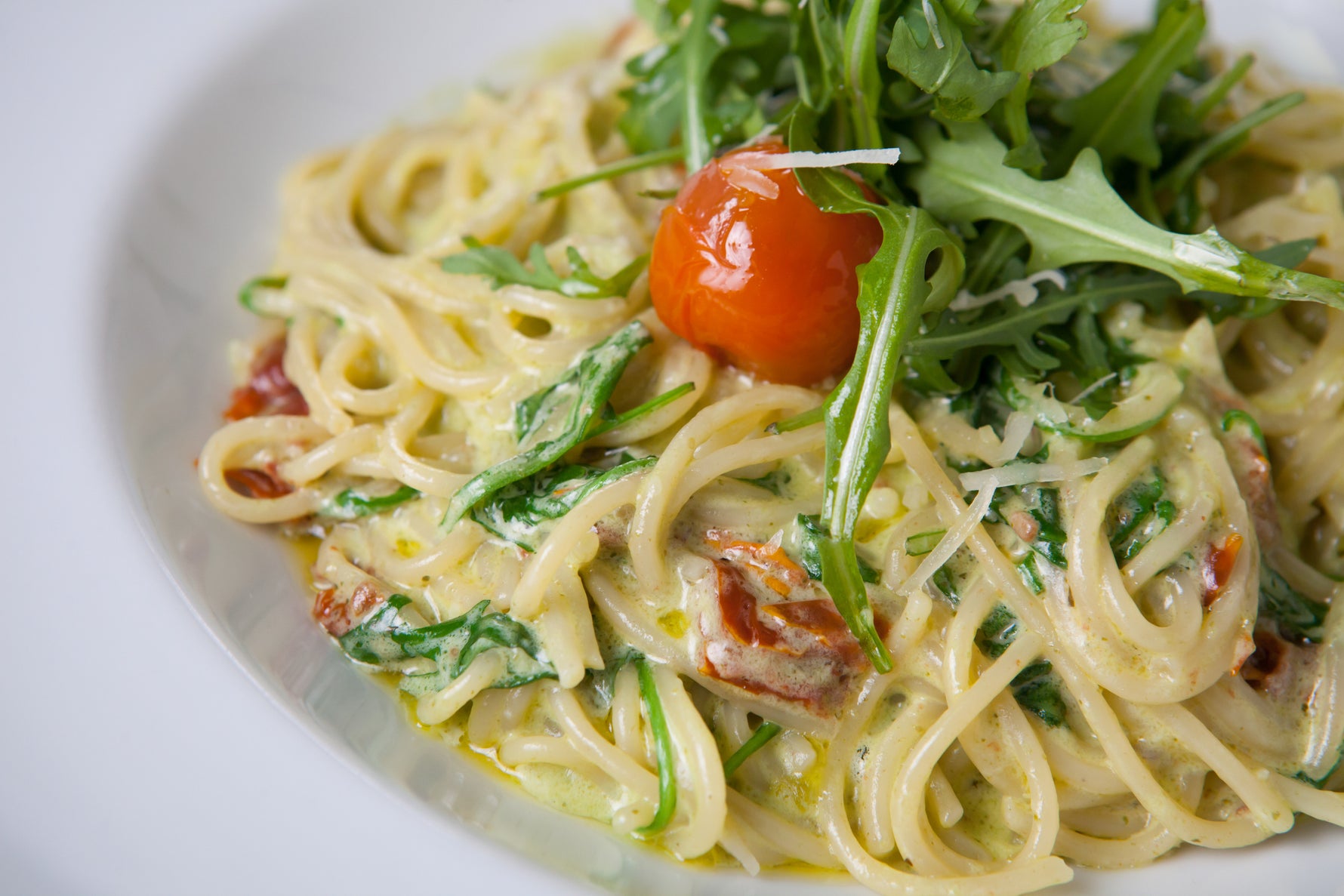 Spaghetti with Chicken, Arugula, and Bacon